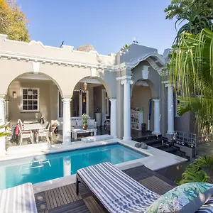 4* Frühstückspension Jardin D'ebene Boutique